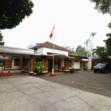 Magnolia Bed & Breakfast Bandung Eksteriør billede