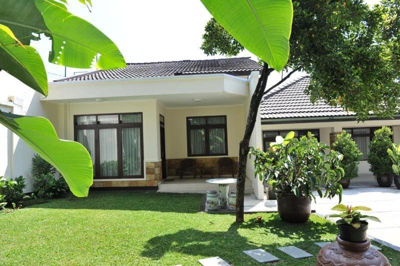 Magnolia Bed & Breakfast Bandung Eksteriør billede