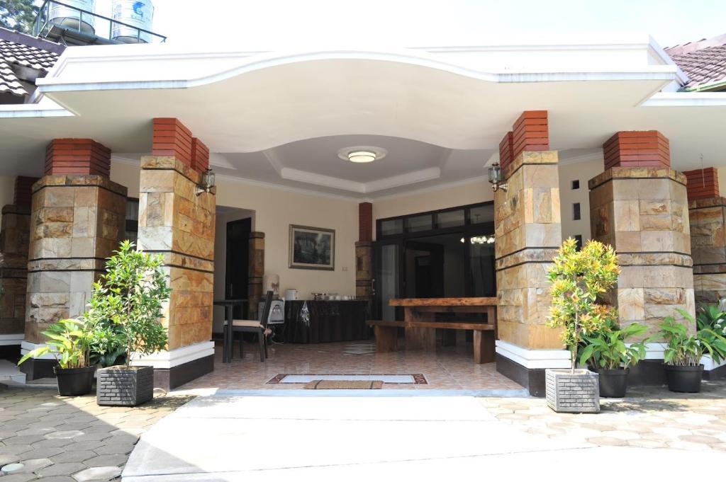 Magnolia Bed & Breakfast Bandung Eksteriør billede